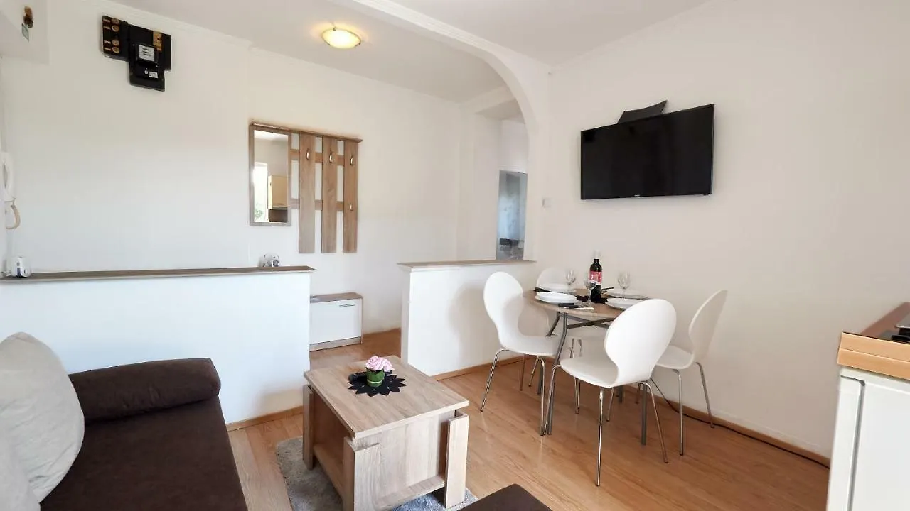 Apartment Dea Umag 0*,  Croatia